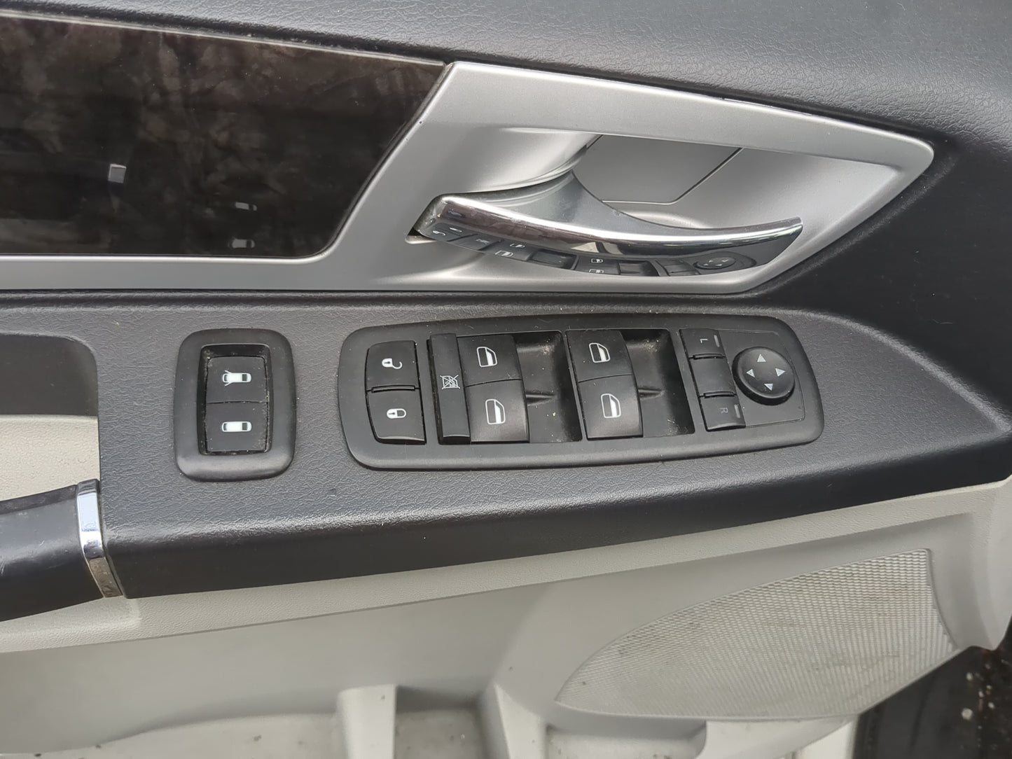 2008-2011 Dodge Grand Caravan Master Power Window Switch Replacement Driver Side Left Fits Fits 2008 2009 2010 2011 OEM Used