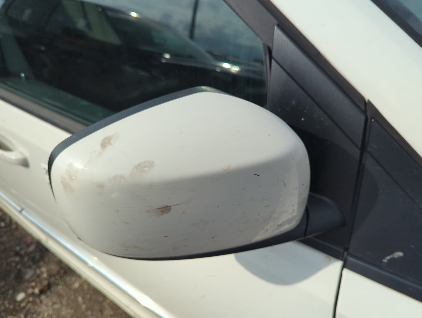 2008-2010 Dodge Grand Caravan Passenger Side View Mirror - Right Door Mirror OEM Used - Oemusedautoparts1.com