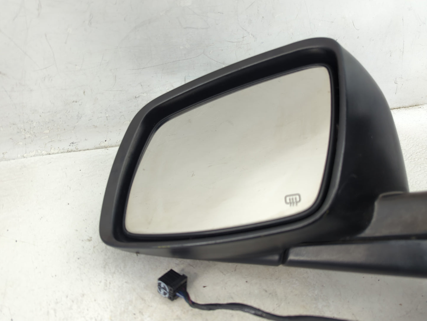 2010 Dodge Journey Driver Side View Mirror - Left Door Mirror OEM Used - Oemusedautoparts1.com