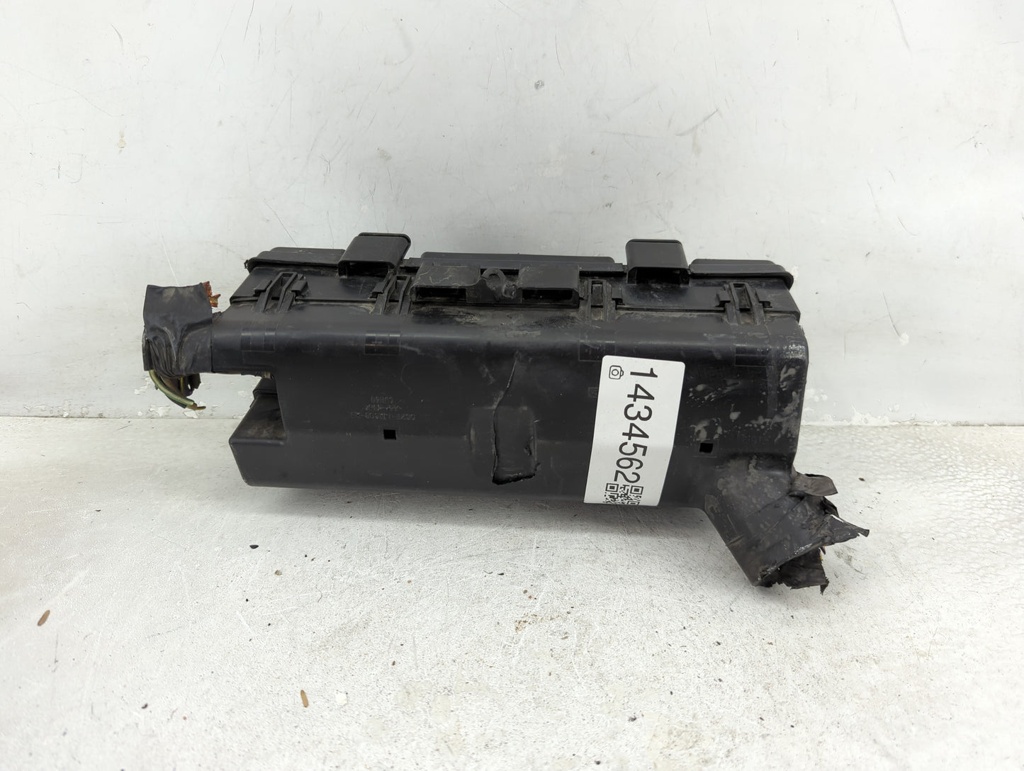 2009-2014 Ford E-250 Fusebox Fuse Box Panel Relay Module P/N:9L1T-14A003-AA Fits OEM Used Auto Parts - Oemusedautoparts1.com