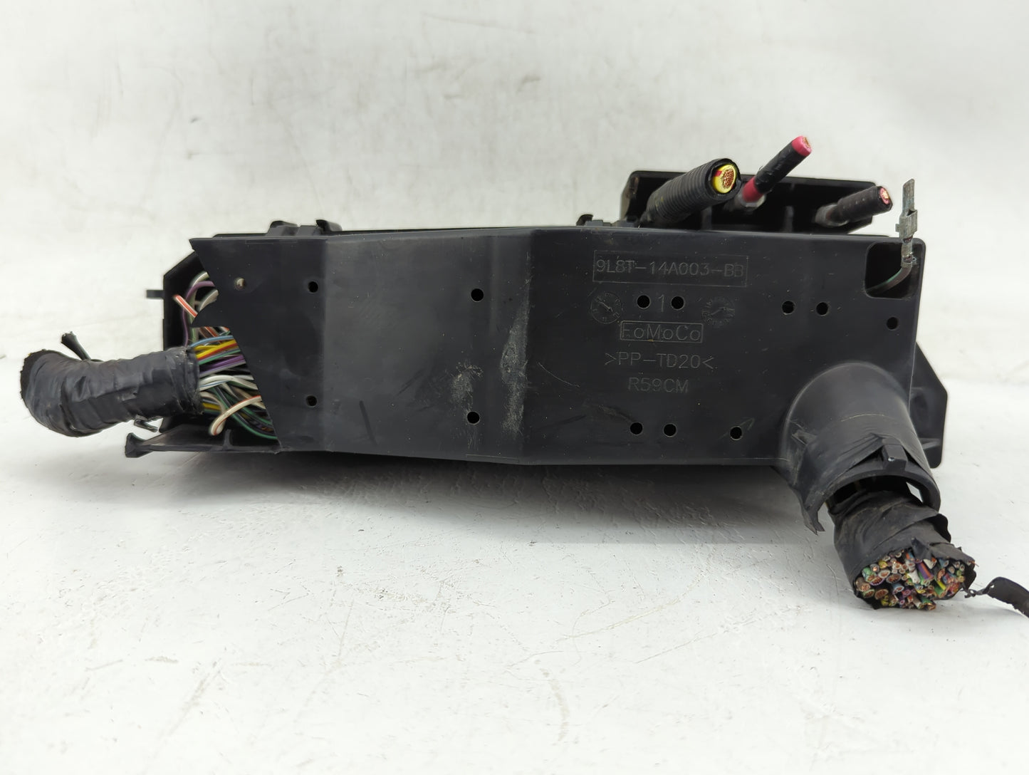 2010 Ford Escape Fusebox Fuse Box Panel Relay Module Fits OEM Used Auto Parts - Oemusedautoparts1.com
