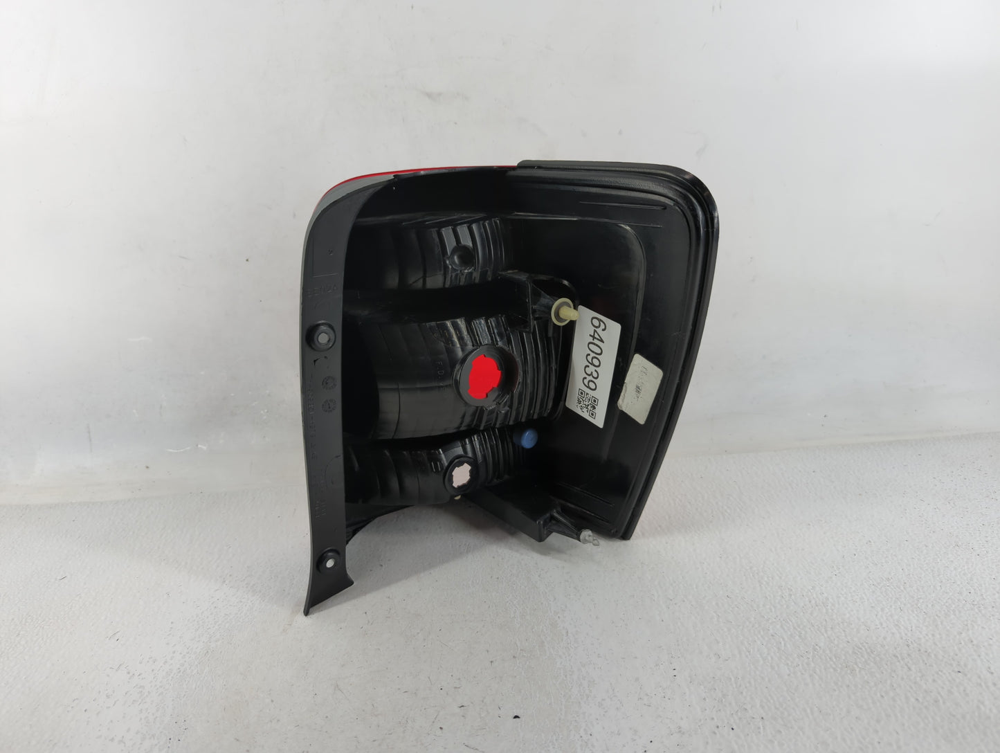 2008-2012 Ford Escape Tail Light Assembly Passenger Right OEM P/N:8L84-13B505-A Fits Fits 2008 2009 2010 2011 2012 OEM Used