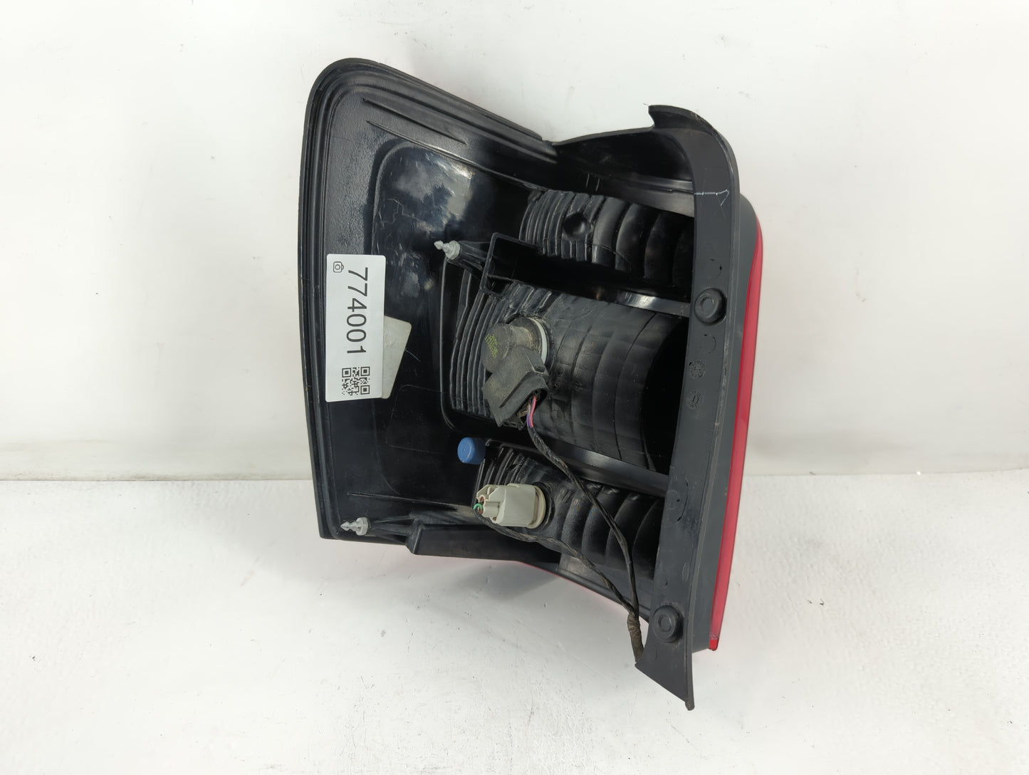 2008-2012 Ford Escape Tail Light Assembly Driver Left OEM P/N:8L84-13B505-A Fits Fits 2008 2009 2010 2011 2012 OEM Used Auto