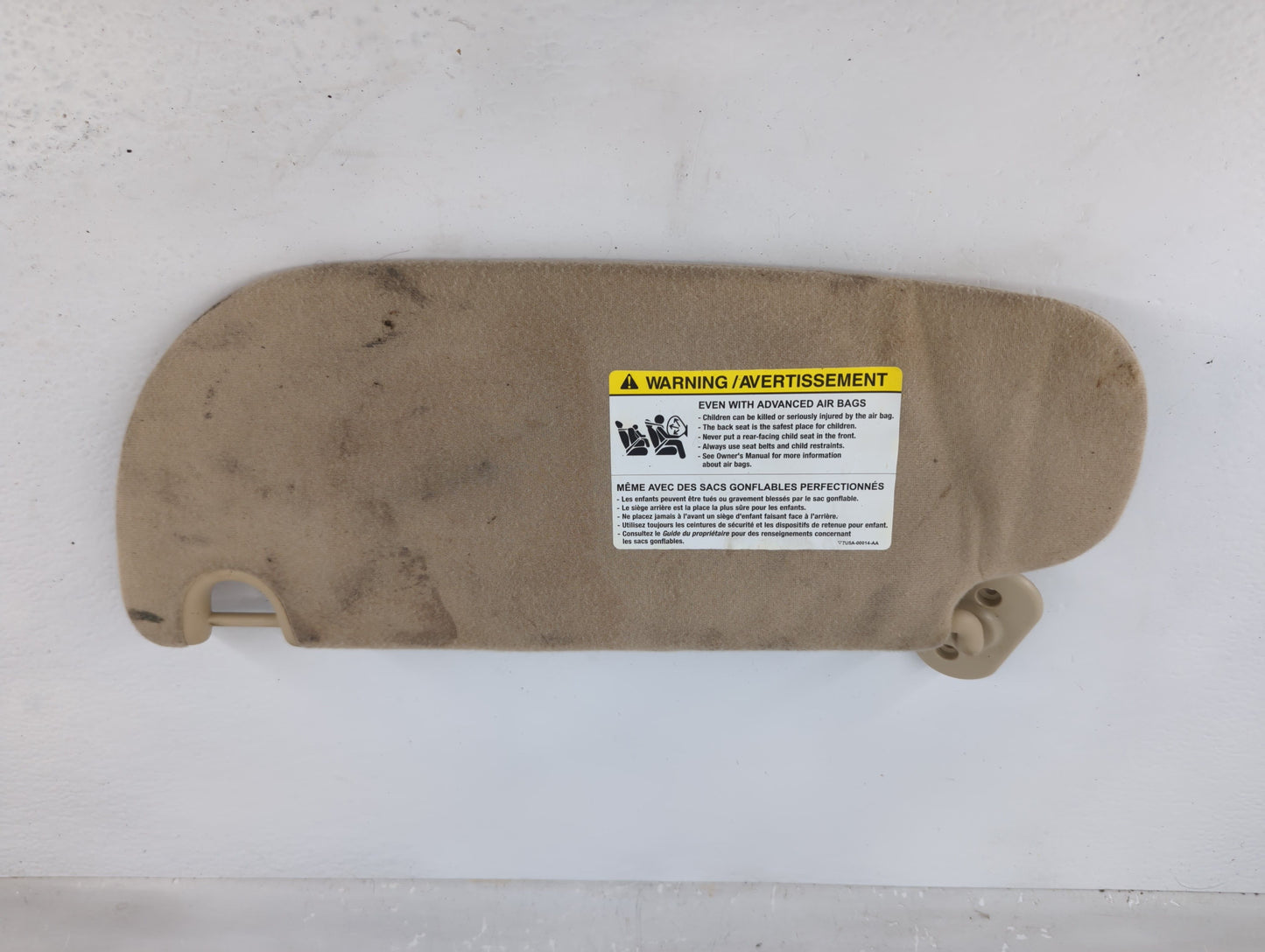 2010 Ford Explorer Sun Visor Shade Replacement Passenger Right Mirror Fits OEM Used Auto Parts - Oemusedautoparts1.com