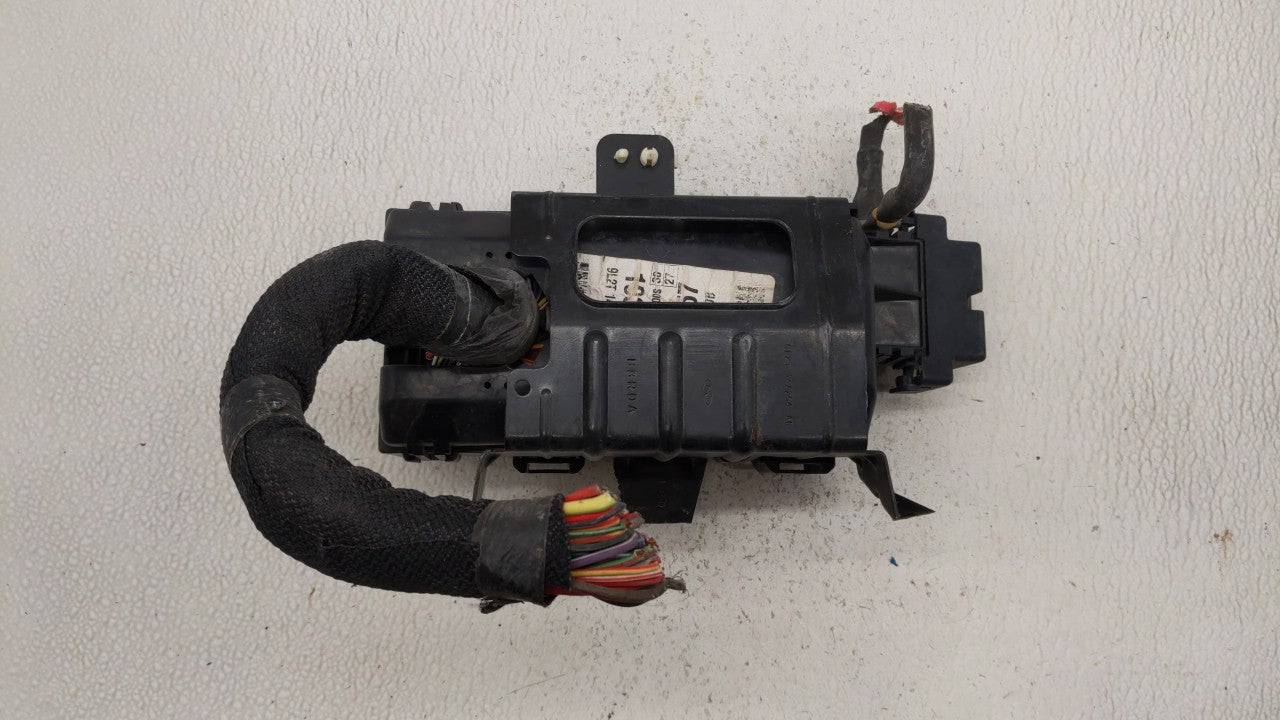 2002-2010 Ford Explorer Fusebox Fuse Box Panel Relay Module P/N:6L2T-14398-TH 4L2T14398HE Fits OEM Used Auto Parts - Oemused