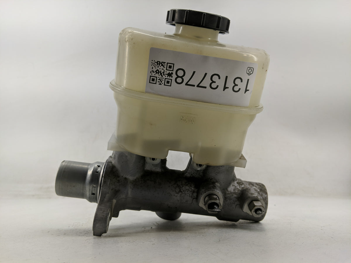 2010-2010 Ford F-150 Brake Master Cylinder 1313778 - Oemusedautoparts1.com