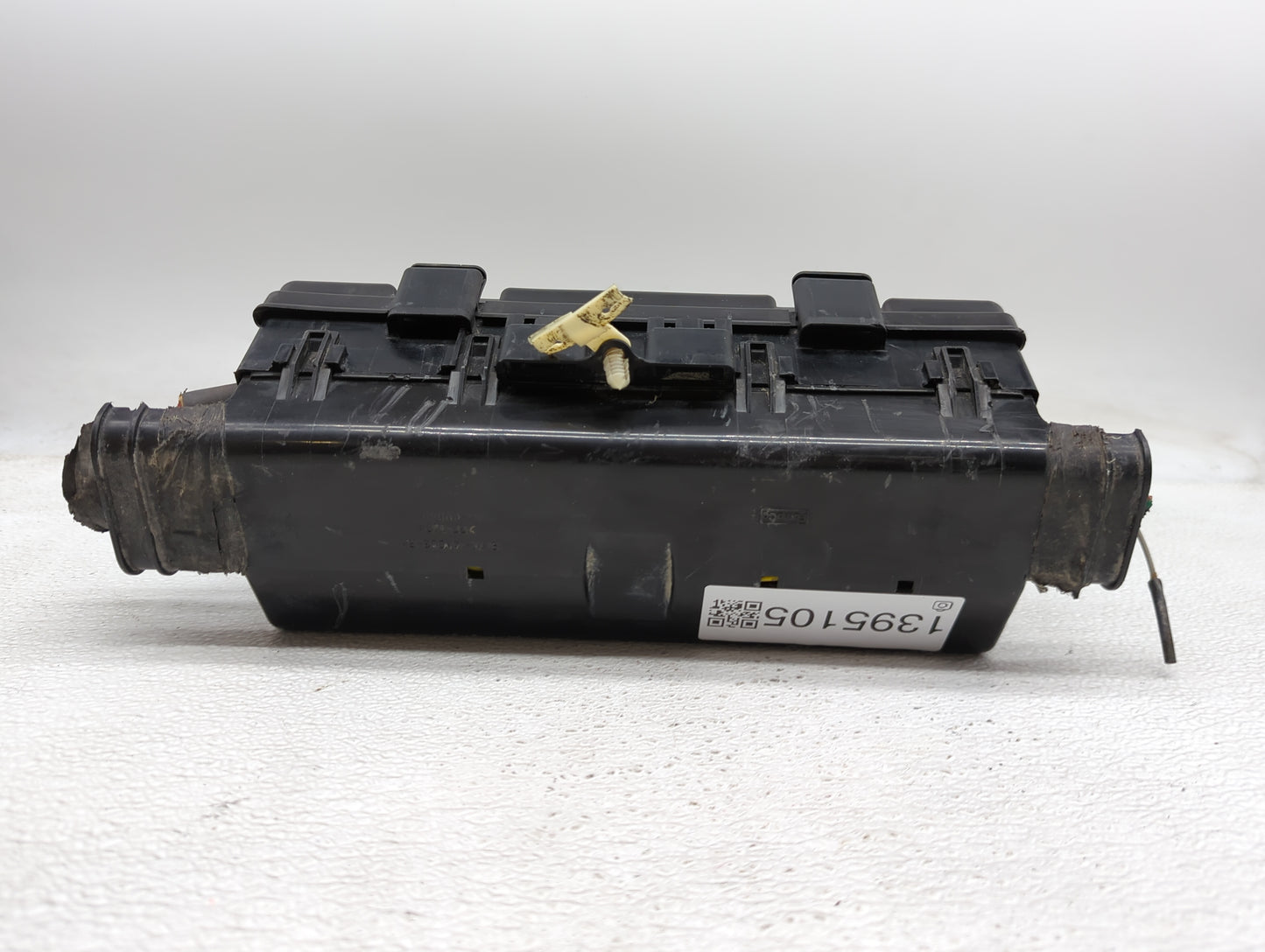 2009-2010 Ford F-150 Fusebox Fuse Box Panel Relay Module P/N:9L1T-14A003-BA Fits Fits 2009 2010 OEM Used Auto Parts - Oemuse