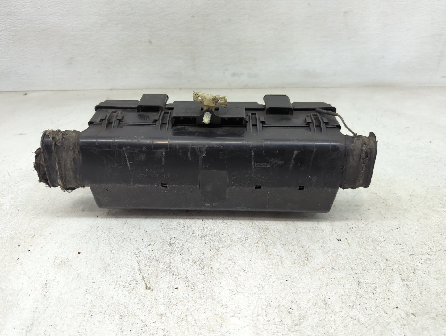 2009-2010 Ford F-150 Fusebox Fuse Box Panel Relay Module P/N:9L1T-14A003-AA Fits Fits 2009 2010 OEM Used Auto Parts - Oemuse