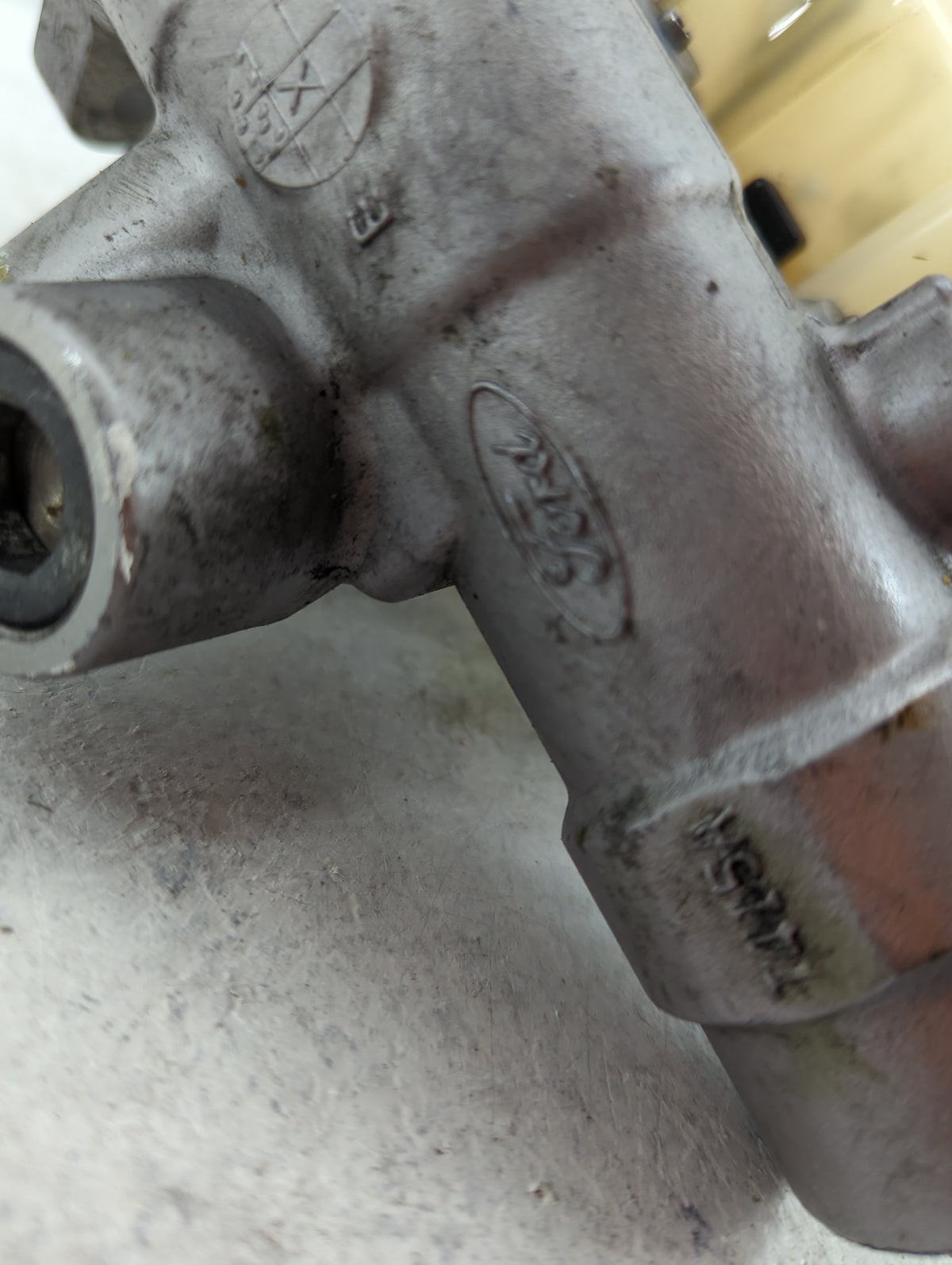 2010-2010 Ford F-150 Brake Master Cylinder 1498939 - Oemusedautoparts1.com