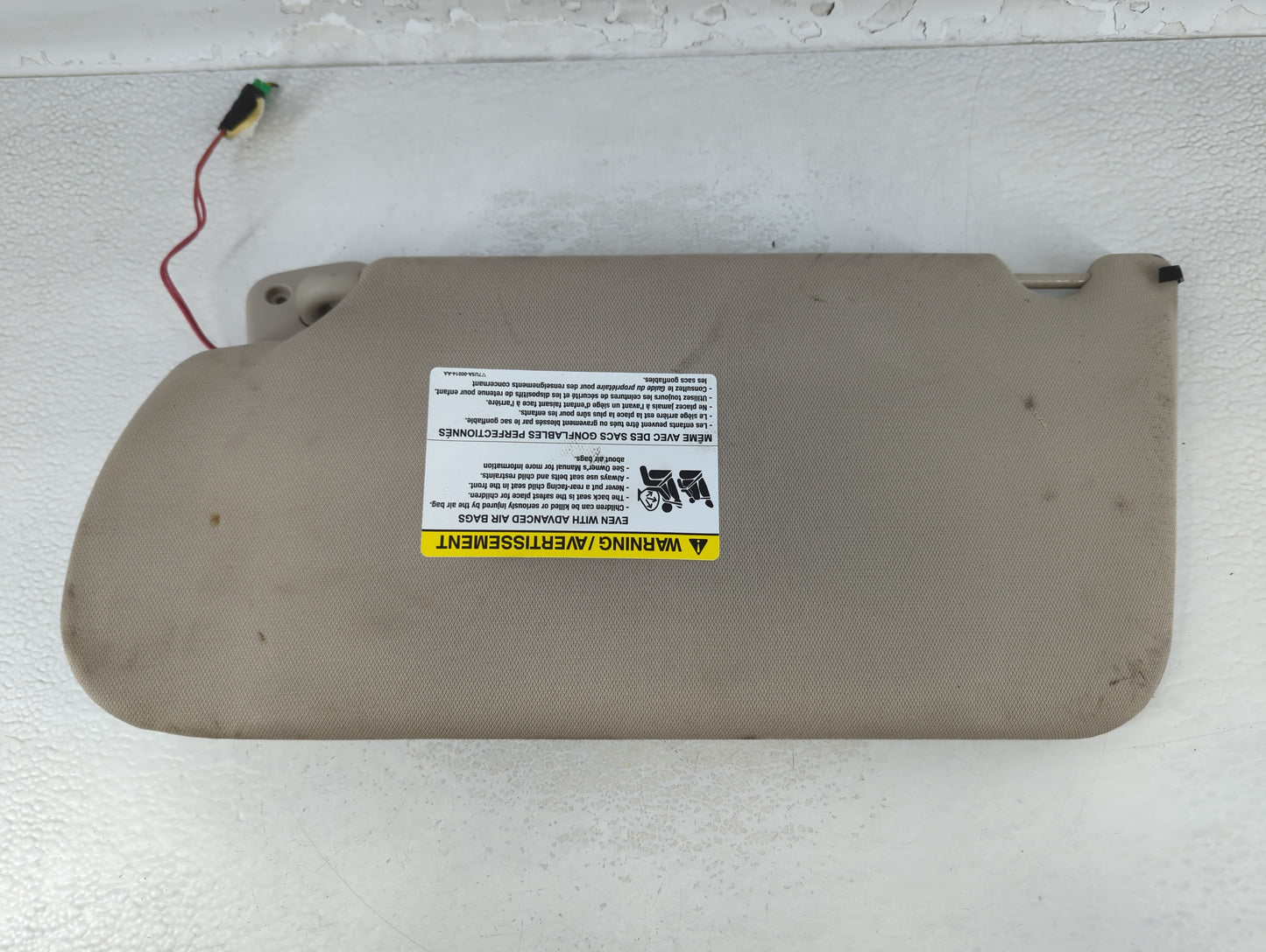 2009-2012 Ford Flex Sun Visor Shade Replacement Passenger Right Mirror Fits Fits 2009 2010 2011 2012 OEM Used Auto Parts - O
