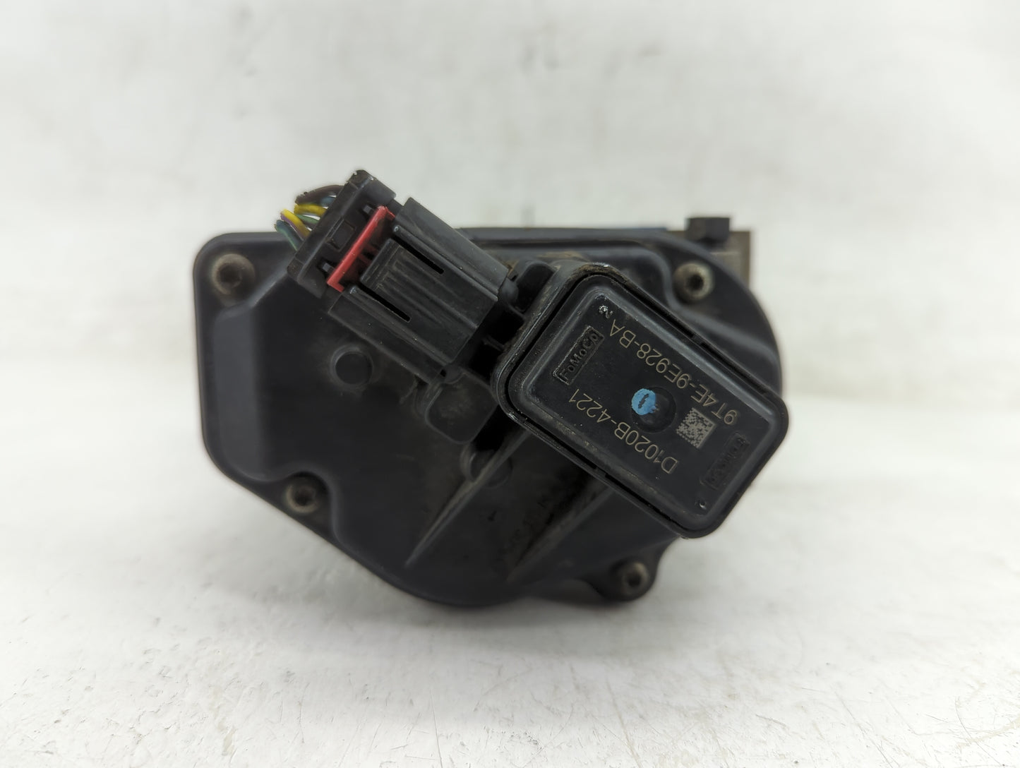 2008-2011 Ford Focus Throttle Body P/N:9T4E-9E928-BA Fits Fits 2008 2009 2010 2011 2012 2013 OEM Used Auto Parts - Oemusedau
