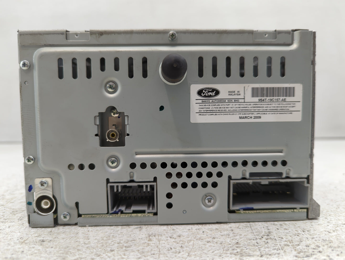 2010-2011 Ford Focus Radio AM FM Cd Player Receiver Replacement P/N:9S4T-19C157-AE Fits Fits 2010 2011 OEM Used Auto Parts -