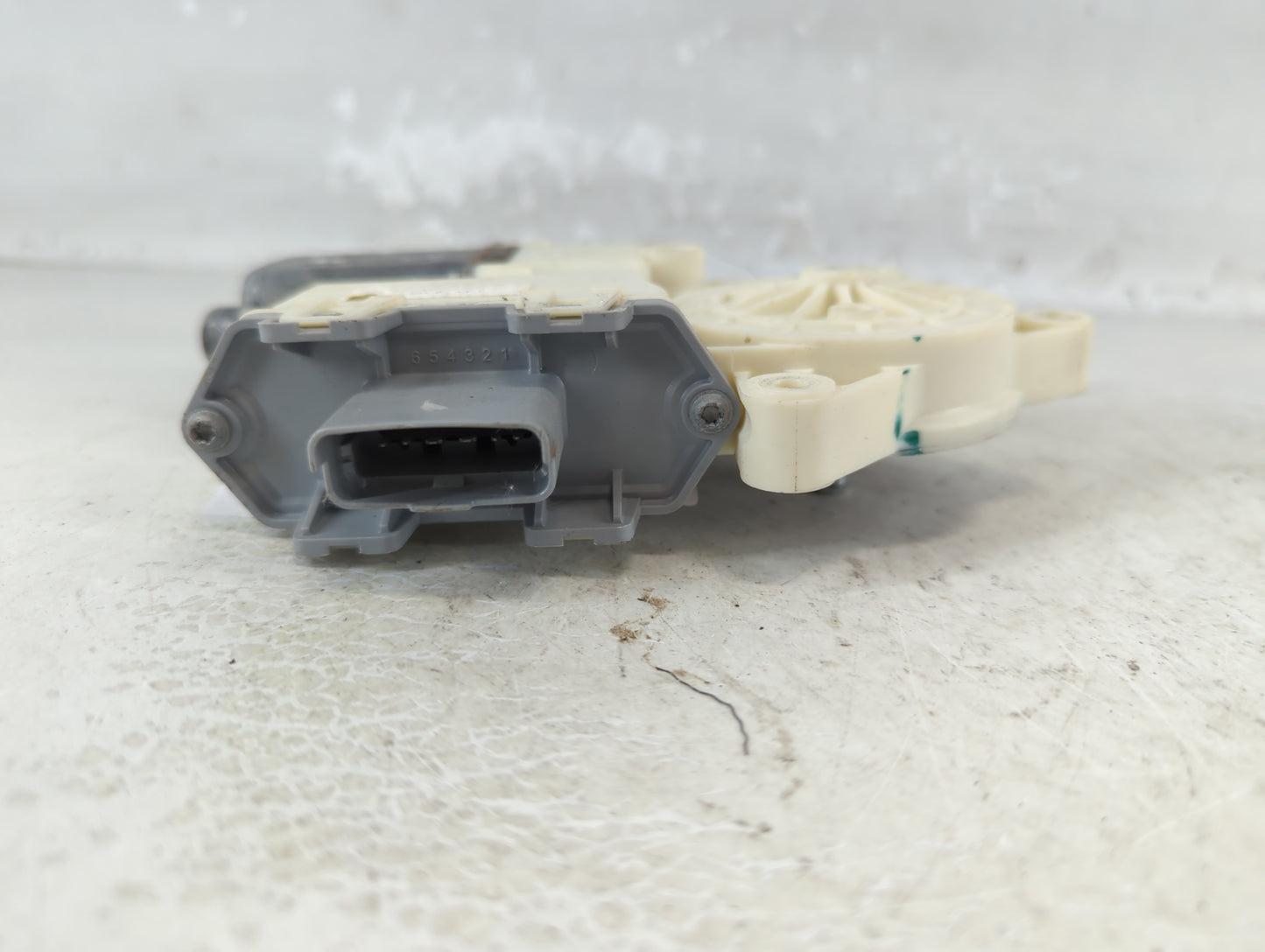 2006-2012 Ford Fusion Passenger Front Right Power Window Motor - Oemusedautoparts1.com