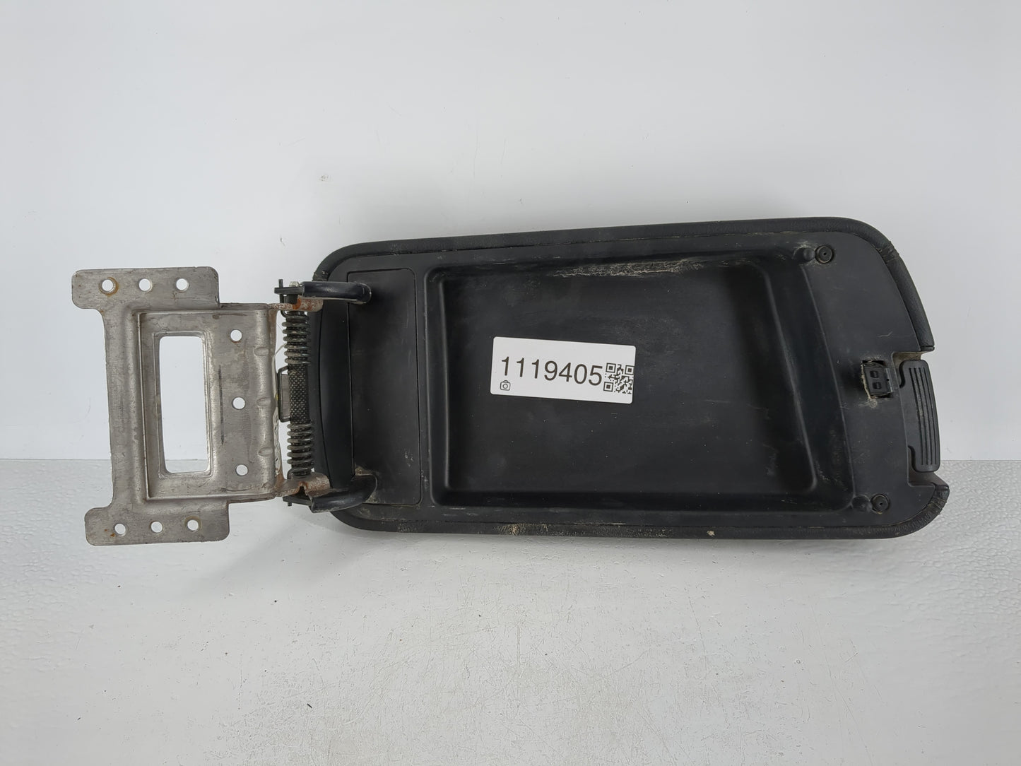 2010-2012 Ford Fusion Center Console Armrest Cover Lid Fits Fits 2010 2011 2012 OEM Used Auto Parts - Oemusedautoparts1.com