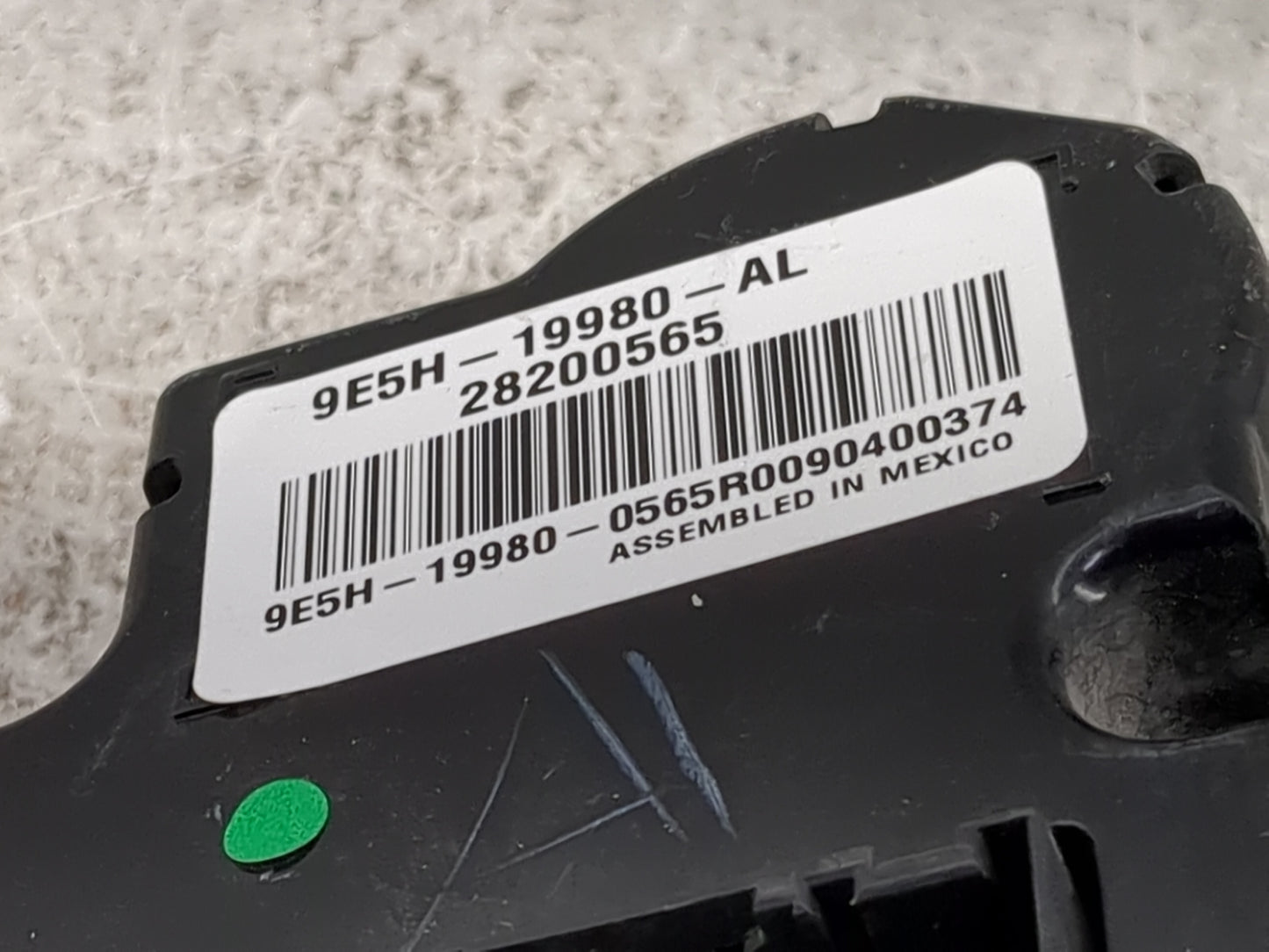 2010 Ford Fusion Climate Control Module Temperature AC/Heater Replacement P/N:9E5H-19980-AL 28200565 Fits OEM Used Auto Part