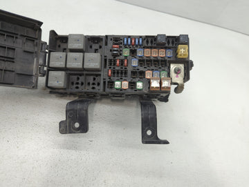 2010-2012 Ford Fusion Fusebox Fuse Box Panel Relay Module P/N:AE5T-14290-E 6E5T-14A003-AB, BE5T-14290-E Fits Fits 2010 2011 2012 OEM Used Auto Parts
