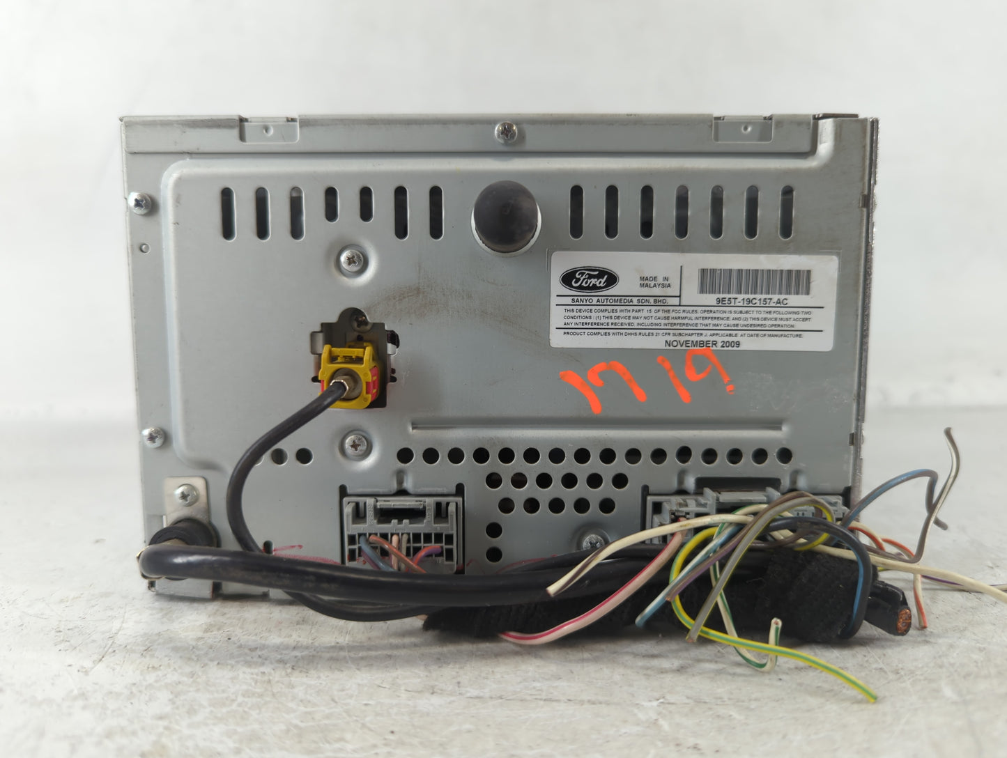 2010-2010 Ford Fusion Am Fm Cd Player Radio Receiver - Oemusedautoparts1.com