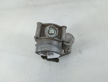 2010-2012 Ford Fusion Throttle Body P/N:161253003811 DS7E-9F991-AJ Fits Fits 2009 2010 2011 2012 OEM Used Auto Parts