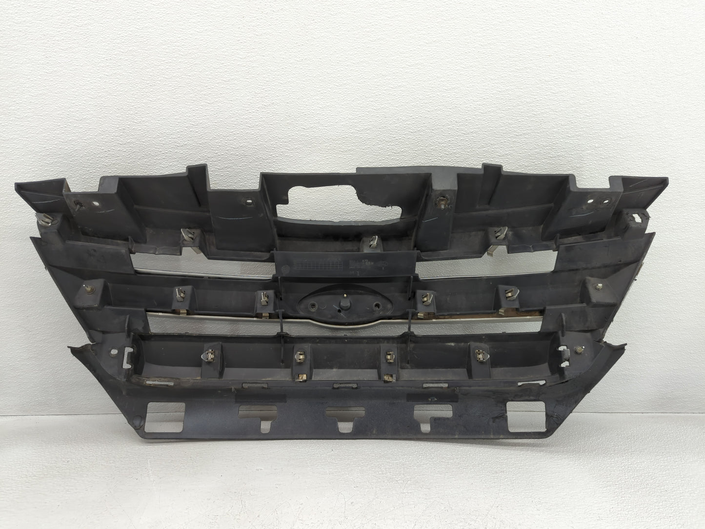 2010-2012 Ford Fusion Front Grille Bumper Not Included - Oemusedautoparts1.com
