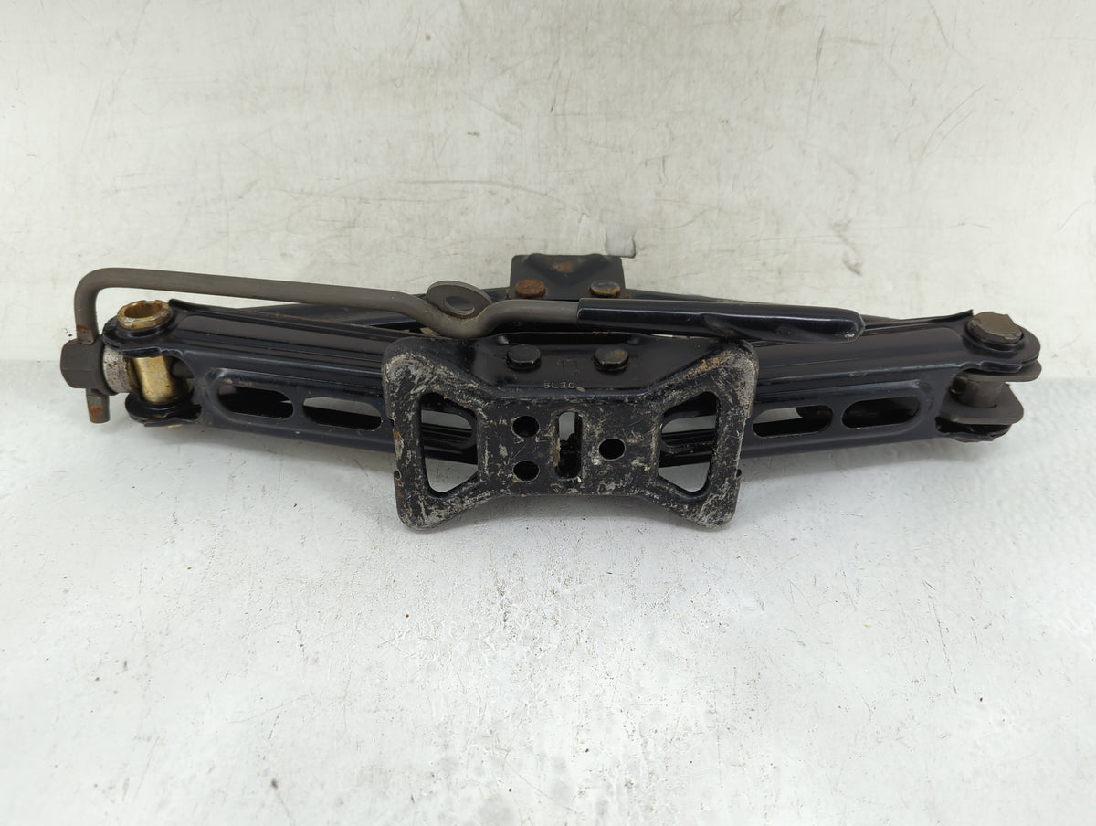 2010 Ford Mustang Spare Scissor Car Jack 1415727 - Oemusedautoparts1.com