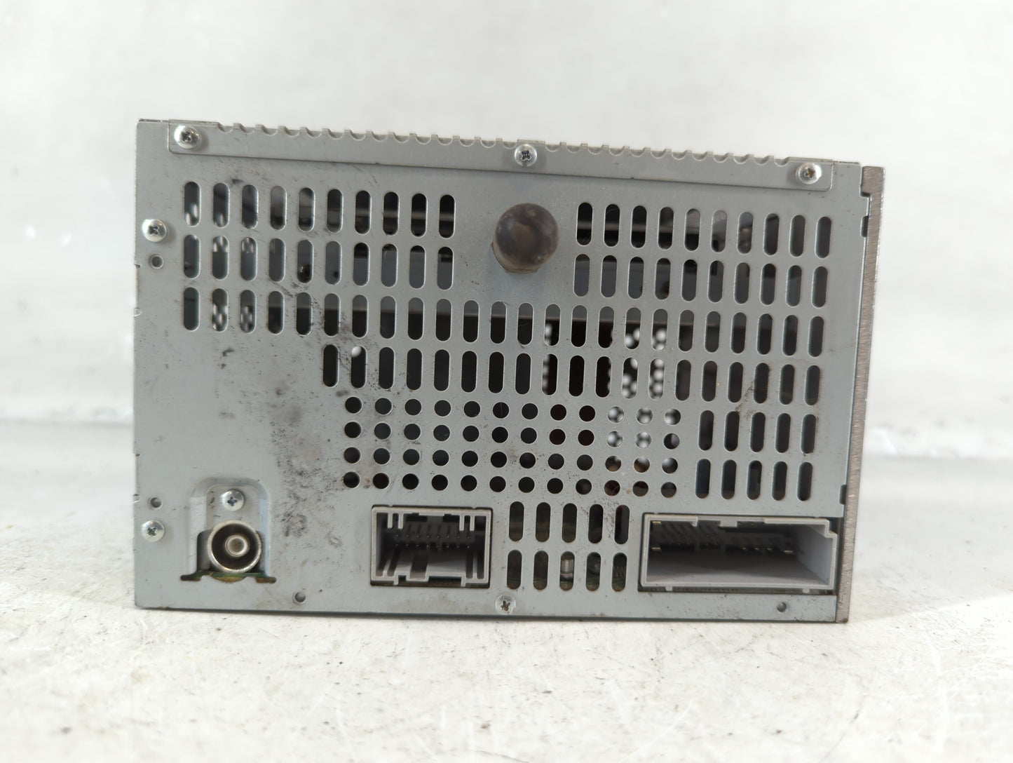 2010 Ford Mustang Radio AM FM Cd Player Receiver Replacement P/N:AR3T-19C107-BB Fits OEM Used Auto Parts - Oemusedautoparts1