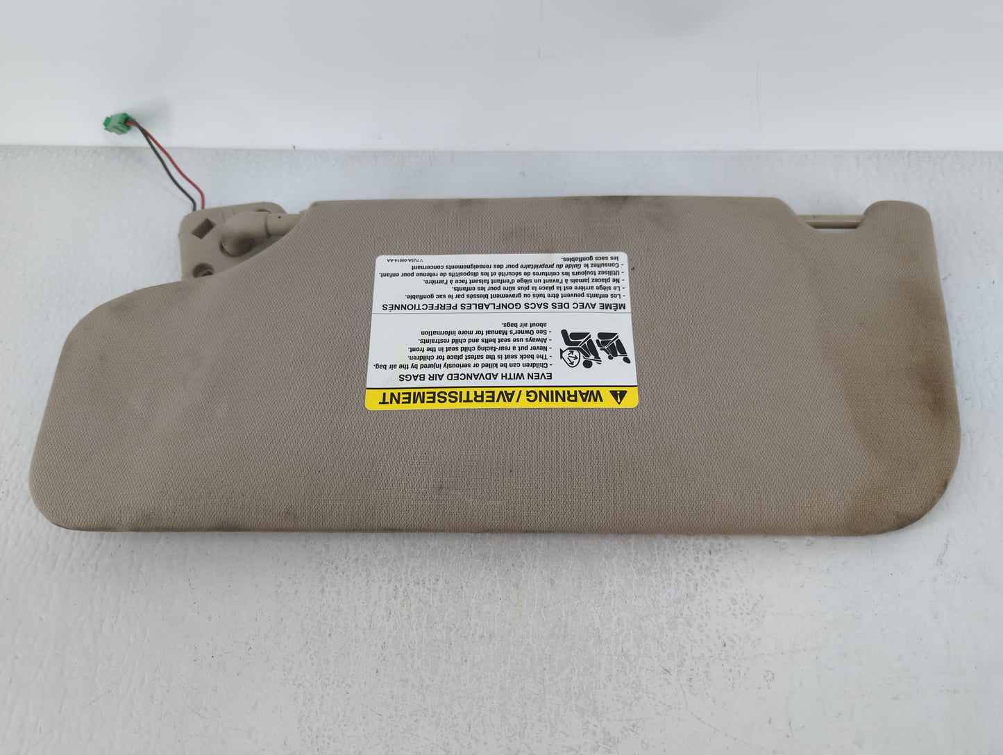 2010-2011 Ford Taurus Sun Visor Shade Replacement Passenger Right Mirror Fits Fits 2010 2011 OEM Used Auto Parts - Oemusedau