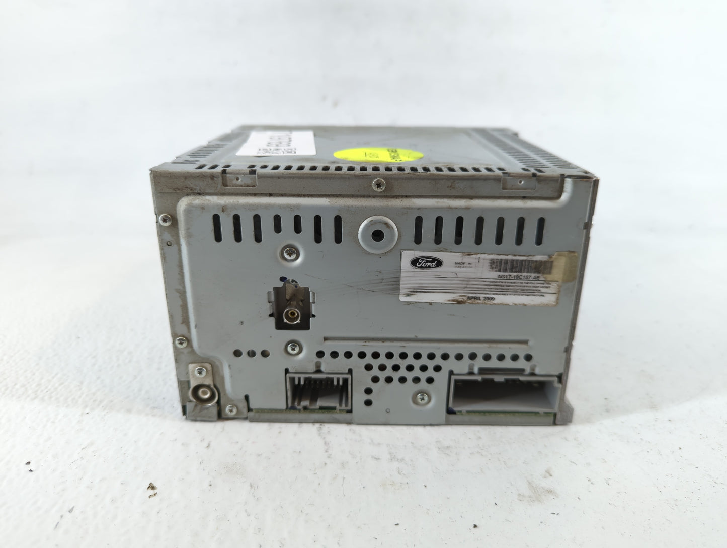 2010-2010 Ford Taurus Am Fm Cd Player Radio Receiver - Oemusedautoparts1.com