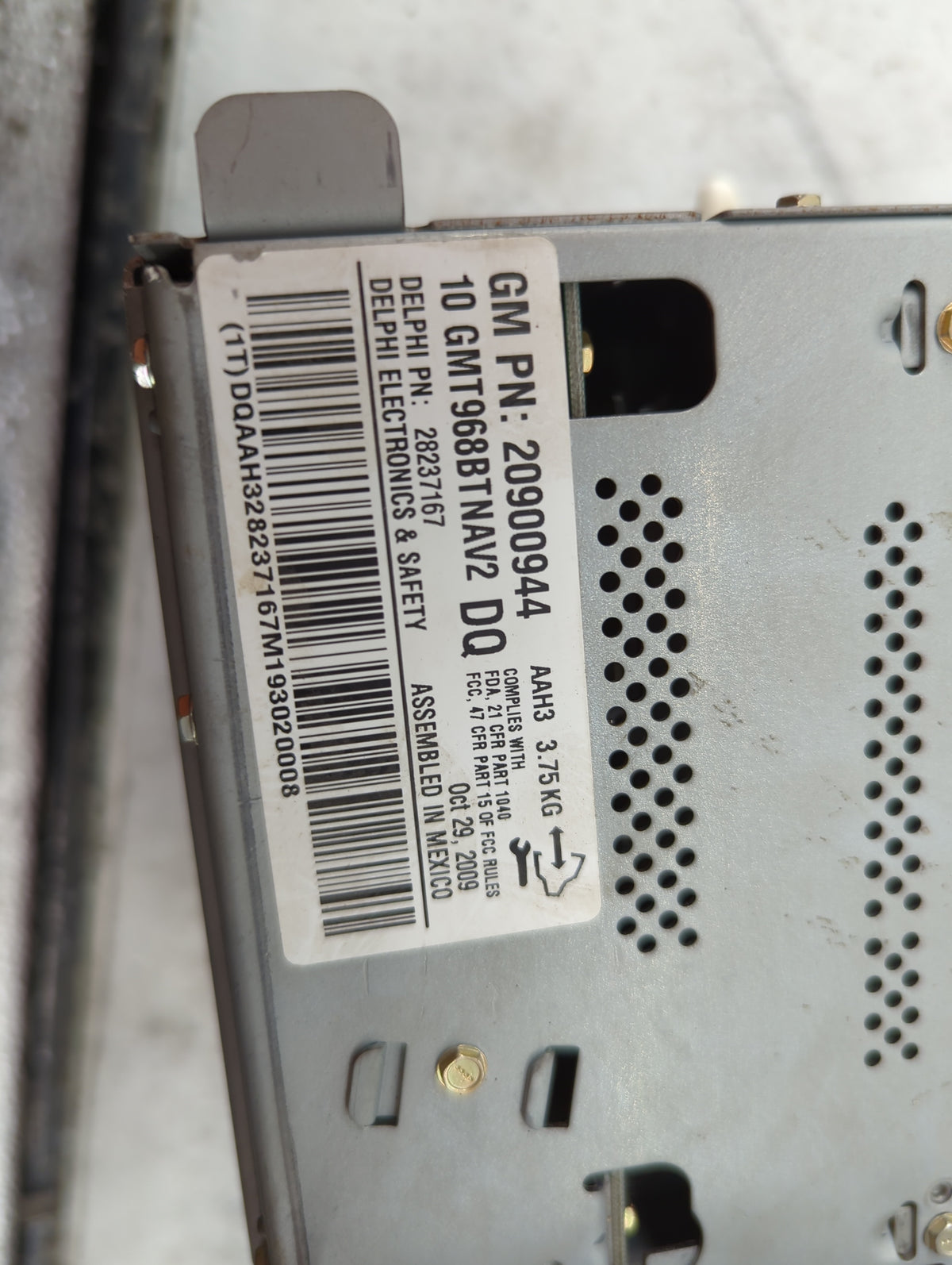 2010 Gmc Acadia Radio AM FM Cd Player Receiver Replacement P/N:20900944 10GMT968BTNAV2, 28237167 Fits OEM Used Auto Parts -