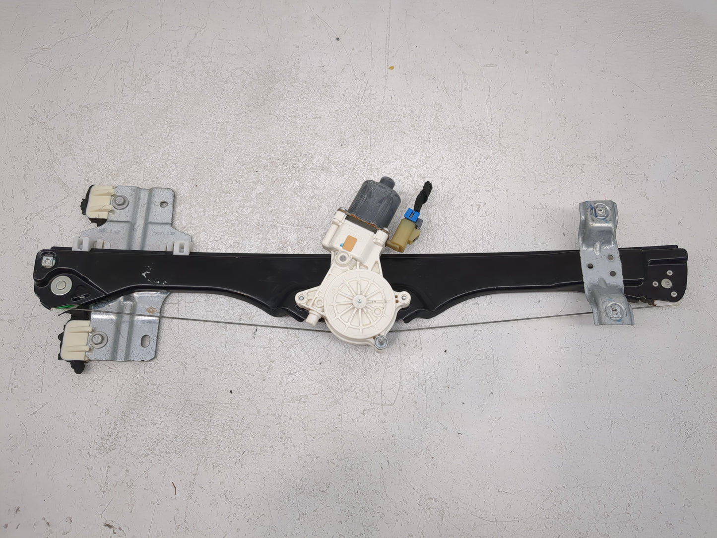 2009-2012 Gmc Acadia Used Window Regulator Passenger Front - Oemusedautoparts1.com