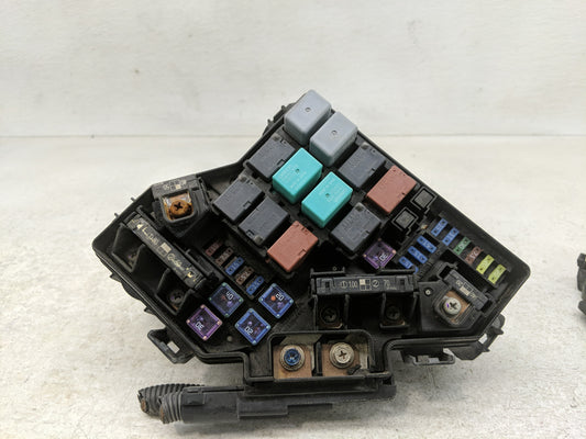 2007-2011 Honda Cr-V Fusebox Fuse Box Panel Relay Module Fits Fits 2007 2008 2009 2010 2011 OEM Used Auto Parts