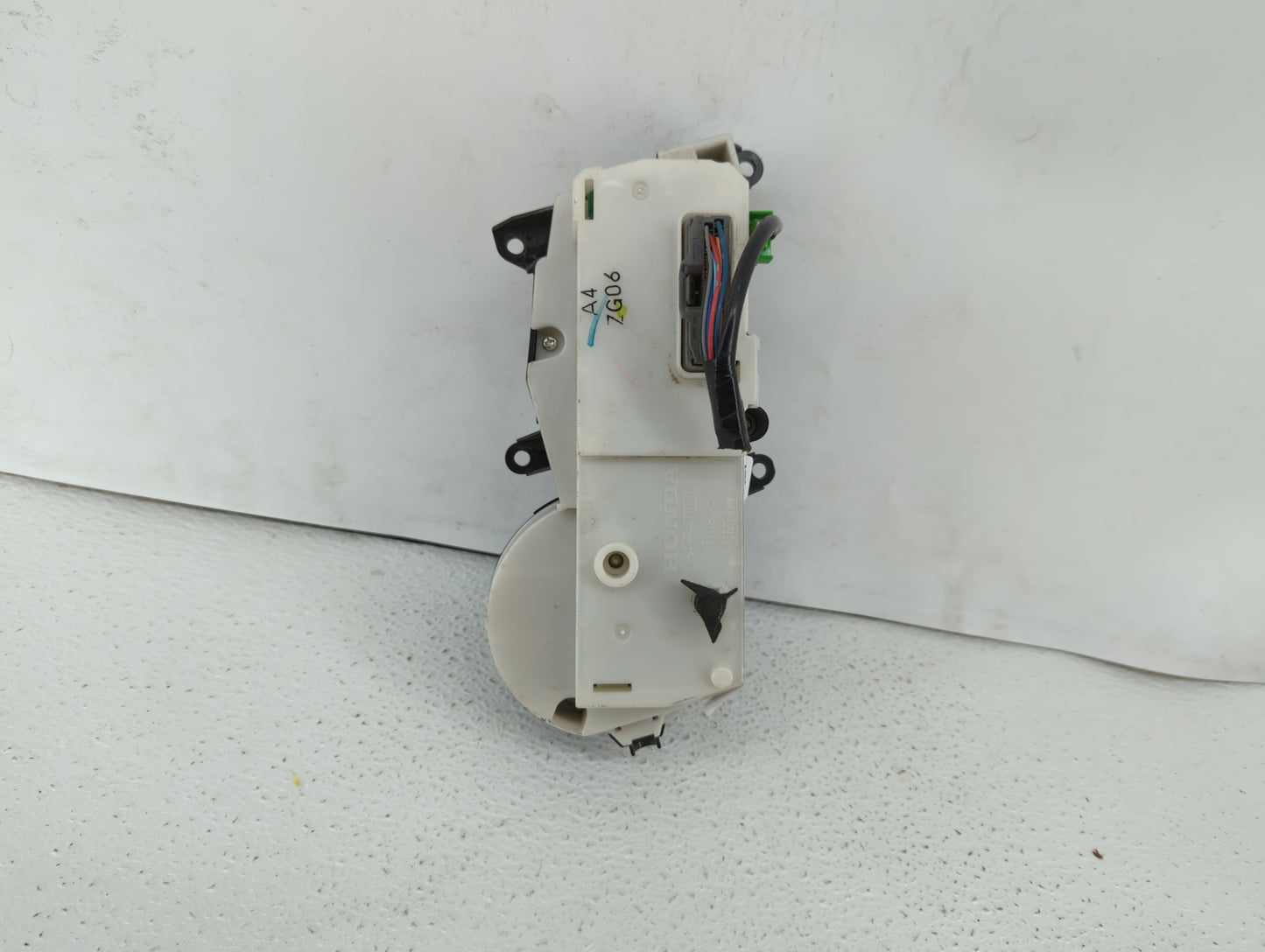 2010-2011 Honda Insight Climate Control Module Temperature AC/Heater Replacement P/N:A4ZG06 D09US Fits Fits 2010 2011 OEM Us