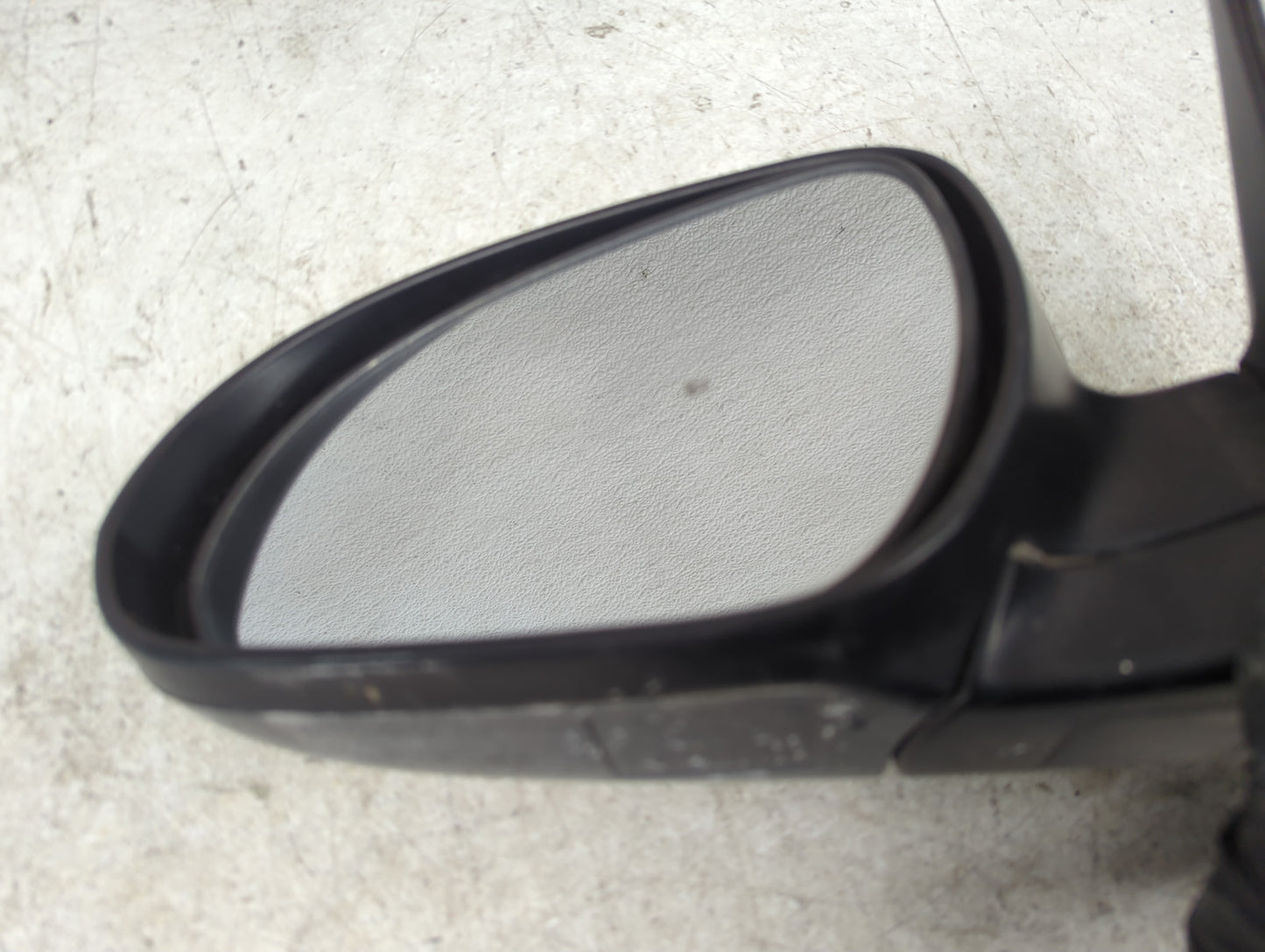 2009-2012 Hyundai Elantra Driver Side View Mirror - Left Door Mirror OEM Used - Oemusedautoparts1.com