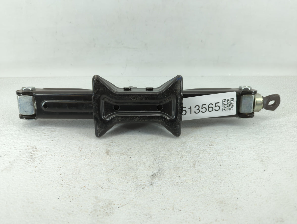 2010 Hyundai Genesis Spare Scissor Car Jack 513565 - Oemusedautoparts1.com