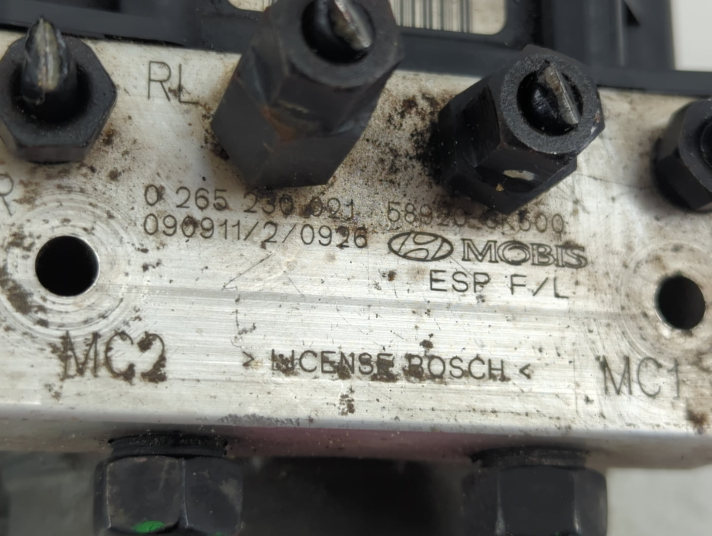 2009-2010 Hyundai Sonata ABS Pump Control Module Replacement P/N:0 265 230 021 Fits Fits 2009 2010 OEM Used Auto Parts - Oem