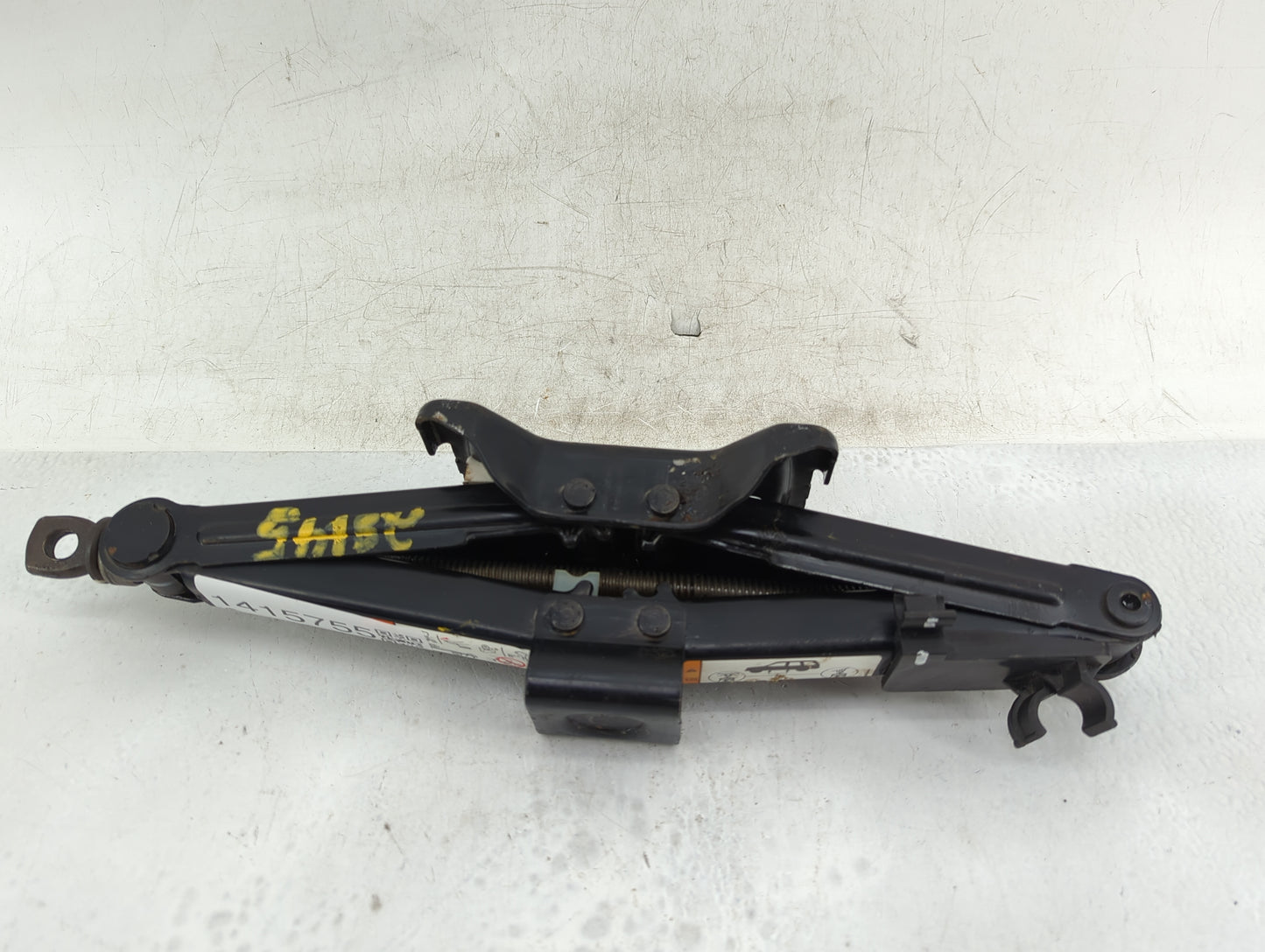 2010 Hyundai Sonata Spare Scissor Car Jack 1415755 - Oemusedautoparts1.com