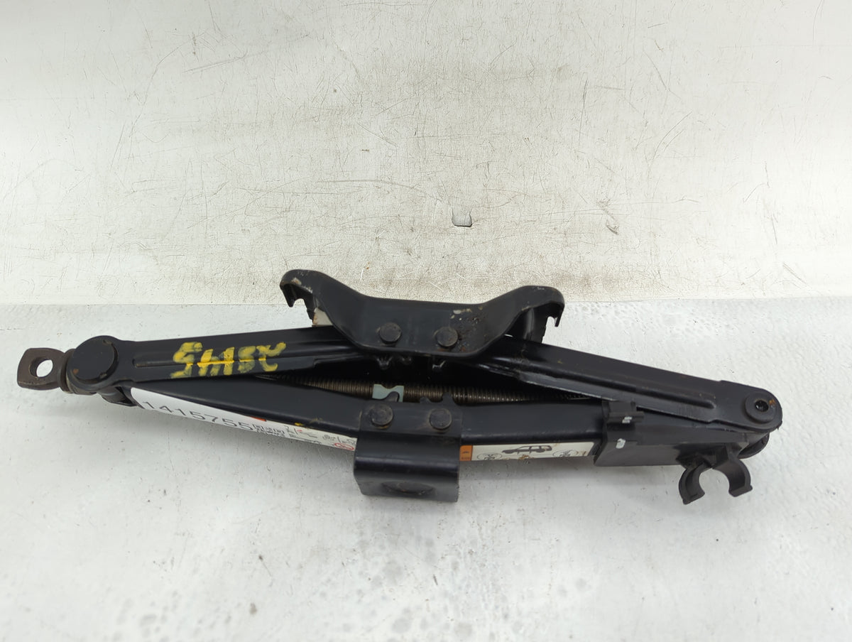 2010 Hyundai Sonata Spare Scissor Car Jack 1415755 - Oemusedautoparts1.com