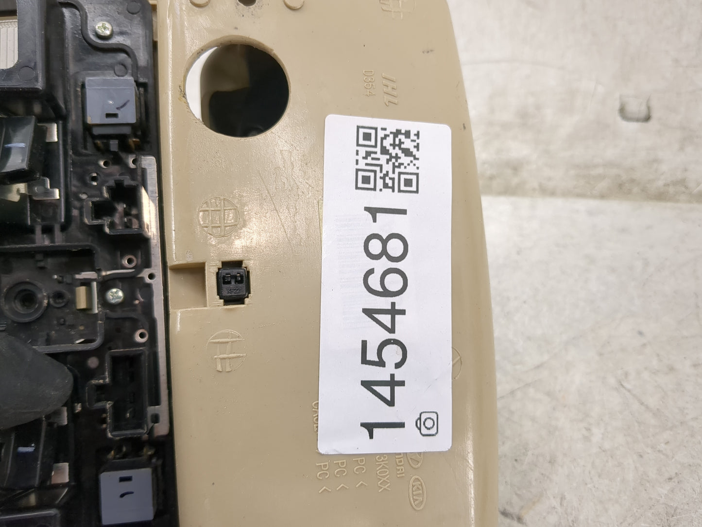 2009-2010 Hyundai Sonata Overhead Roof Console - Oemusedautoparts1.com