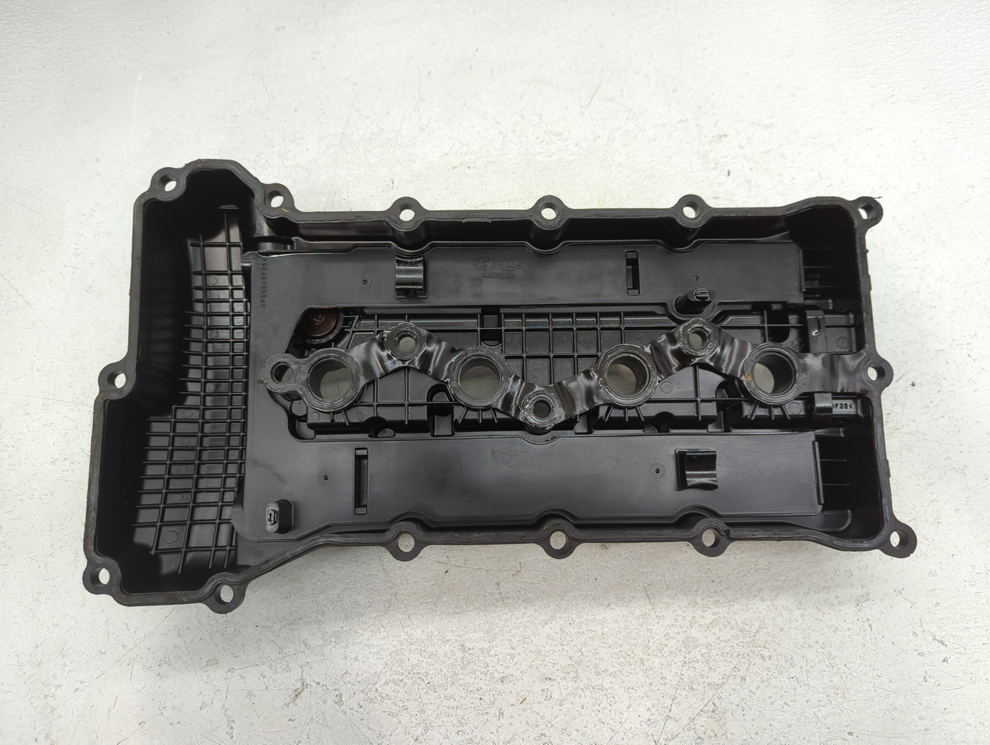 2010 Hyundai Sonata Driver Left Cylinder Head Valve Cover Fits OEM Used Auto Parts - Oemusedautoparts1.com