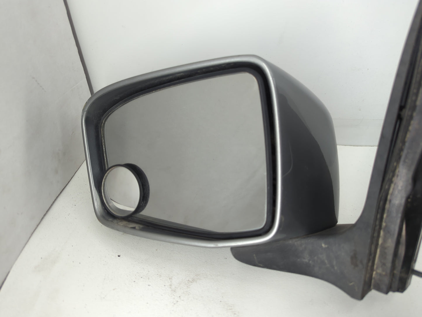 2010-2014 Hyundai Tucson Driver Side View Mirror - Left Door Mirror OEM Used - Oemusedautoparts1.com