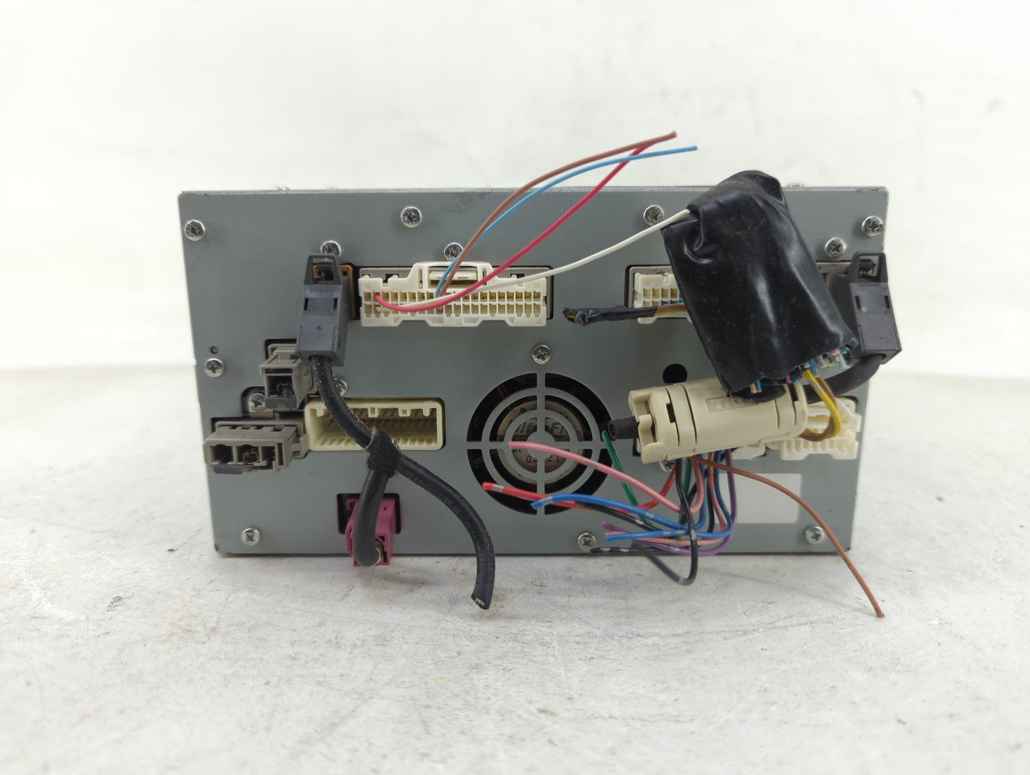 2010-2011 Infiniti G37 Radio AM FM Cd Player Receiver Replacement P/N:25915 ZX74A Fits Fits 2010 2011 OEM Used Auto Parts -