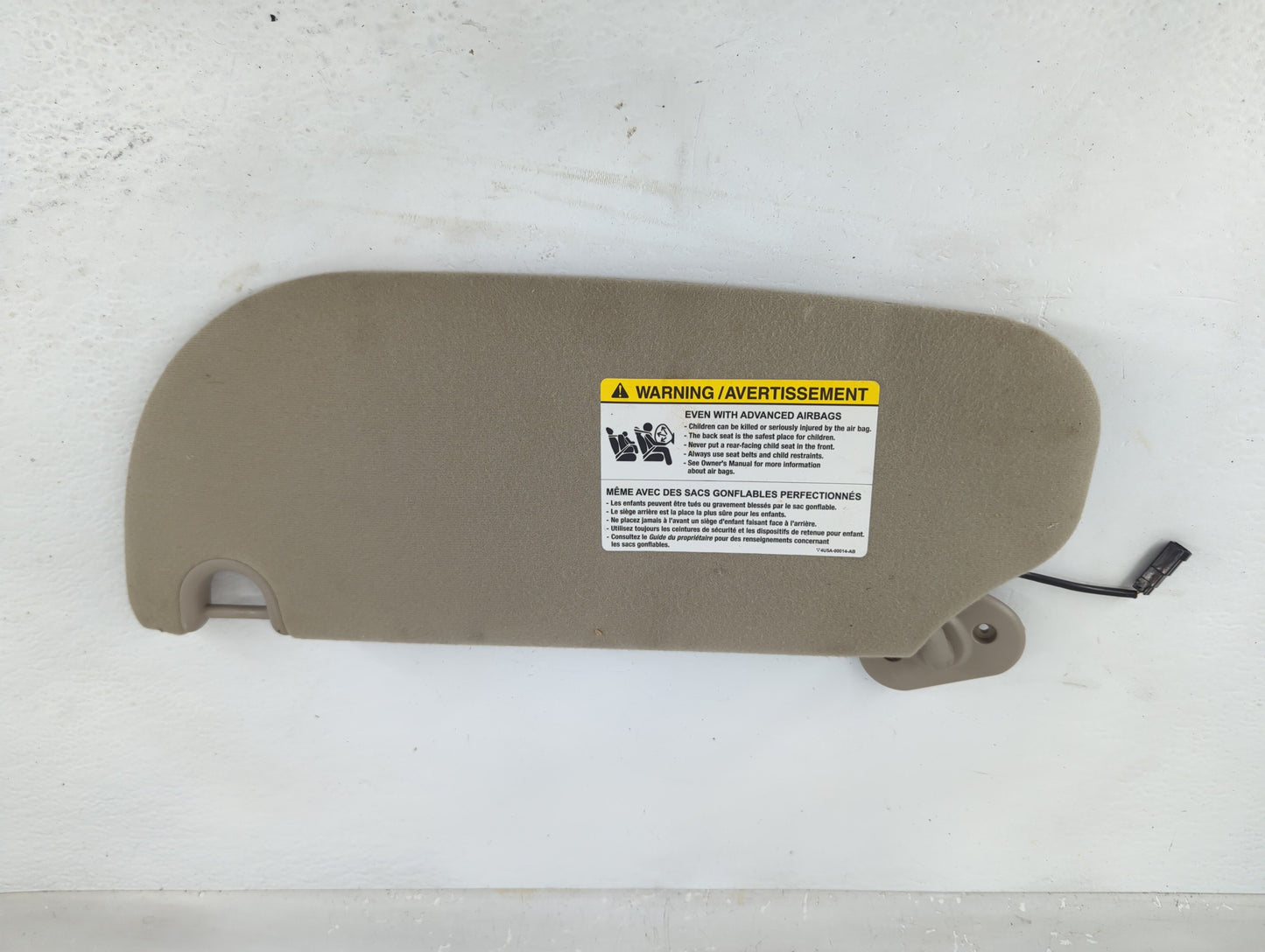 2010-2013 Jaguar Xj Sun Visor Shade Replacement Passenger Right Mirror Fits Fits 2010 2011 2012 2013 OEM Used Auto Parts - O