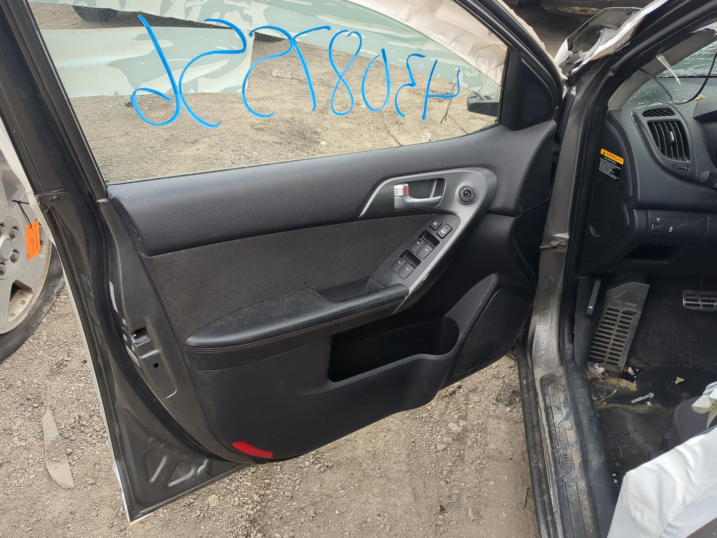 2010 Kia Forte Front Left Driver Interior Door Panel Trim - Oemusedautoparts1.com