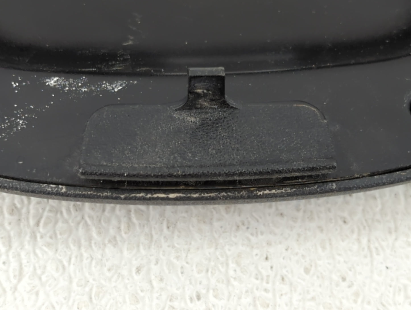 2010-2011 Kia Soul Center Console Armrest Cover Lid Fits Fits 2010 2011 OEM Used Auto Parts - Oemusedautoparts1.com