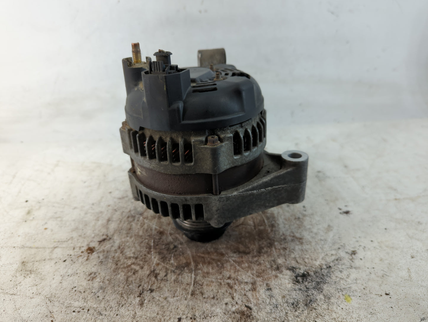 2010 Land Rover Land Rover Alternator Replacement Generator Charging Assembly Engine OEM Fits OEM Used Auto Parts - Oemuseda