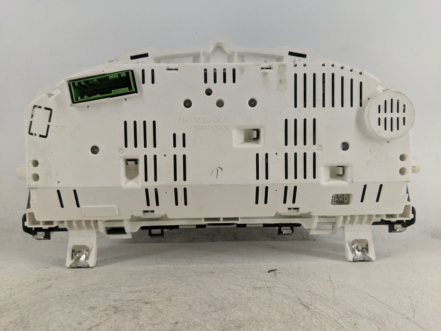 2008-2010 Land Rover Lr2 Instrument Cluster Speedometer Gauges P/N:LR-0021-001 Fits Fits 2008 2009 2010 OEM Used Auto Parts