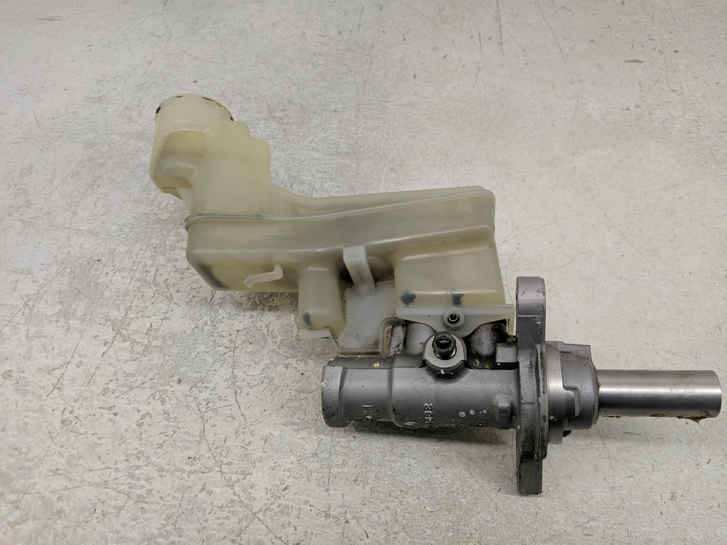 2007-2012 Lexus Es350 Brake Master Cylinder - Oemusedautoparts1.com