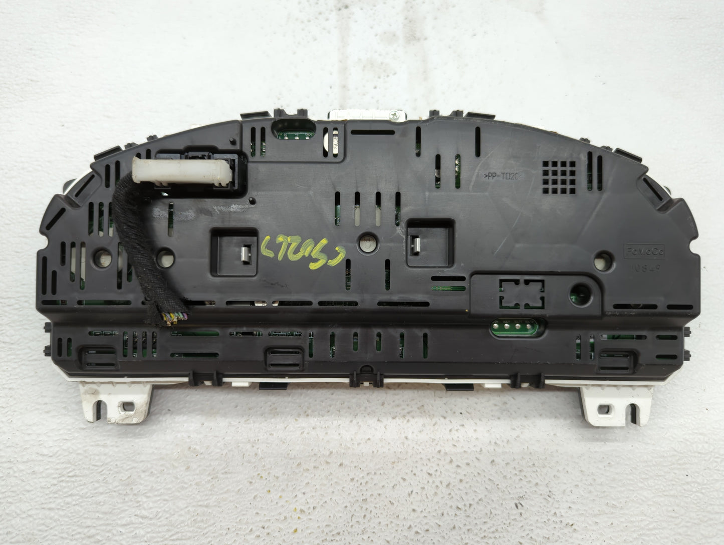 2010 Lincoln Mks Instrument Cluster Speedometer Gauges P/N:AA5T-10849-CH AA5T-10849-CK Fits OEM Used Auto Parts - Oemusedaut