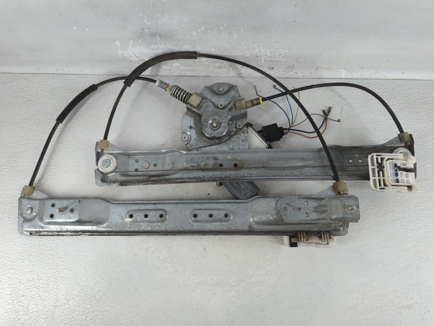 2010-2019 Lincoln Mkt Driver Left Front Window Regulator - Oemusedautoparts1.com