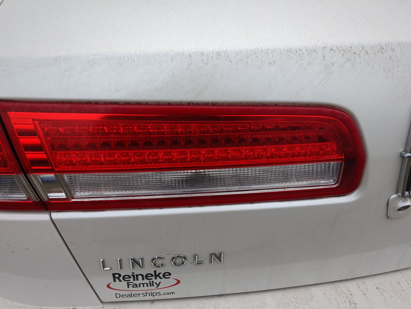 2010 Lincoln Mkz Driver Left Side Tail Light Taillight Deck Lid Mounted - Oemusedautoparts1.com