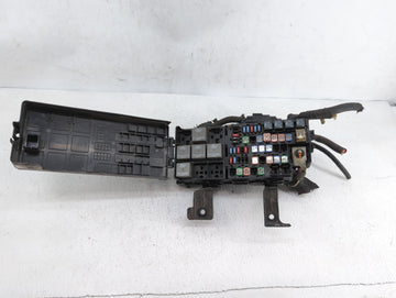 2007-2010 Lincoln Mkz Fusebox Fuse Box Panel Relay Module P/N:AH6T-14290-B 9H61-14290-B Fits Fits 2007 2008 2009 2010 OEM Used Auto Parts